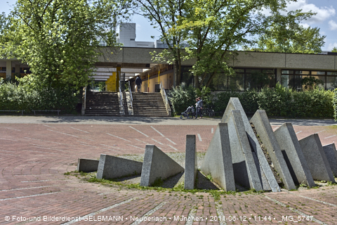 14.06.2011 - unsere Sonnenuhr im Plettzentrum ist heute, 2025, Geschichte