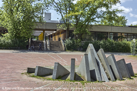 14.06.2011 - unsere Sonnenuhr im Plettzentrum ist heute, 2025, Geschichte
