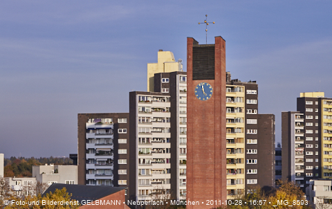 28.10.2011 - Marx-Zentrum und St.Monika in Neuperlach
