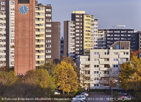 28.10.2011 - Marx-Zentrum und St.Monika in Neuperlach