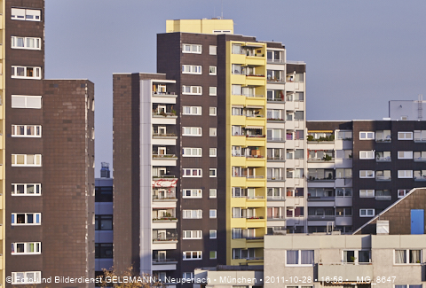 28.10.2011 - Marx-Zentrum und St.Monika in Neuperlach