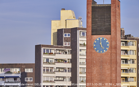 28.10.2011 - Marx-Zentrum und St.Monika in Neuperlach