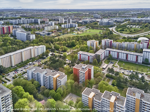 08.05.2021 - das Marx-Zentrum und Wohnanlage am Karl-Marx-Ring 52-62