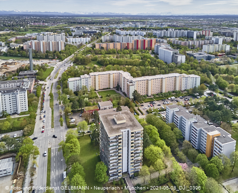 08.05.2021 - das Marx-Zentrum und Wohnanlage am Karl-Marx-Ring 52-62