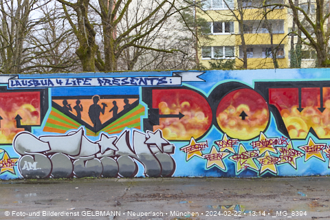 Graffiti_in_Neuperlach_in_der_Grünanalge_am_Karl-Marx-Ring__MG_8394.jpg