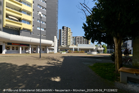 meine_burg_das_marx-zentrum_in_neuperlach_P1228822.jpg