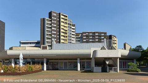 meine_burg_das_marx-zentrum_in_neuperlach_P1228835.jpg