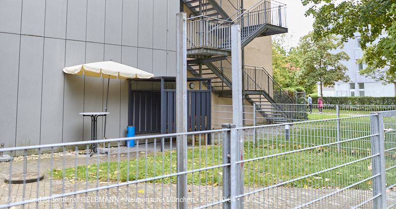 Rauchereck im Pflegeheim Phönig gegenüber Karl-Marx-Ring 52-62