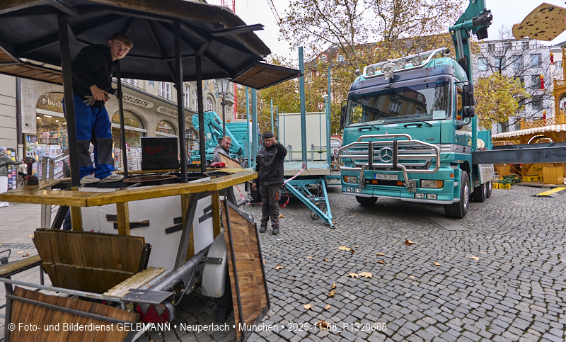 08.11.2025 - Weihnachtsmarktaufbau am Rinderbrunnen